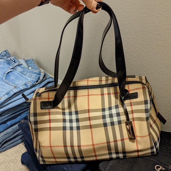 Burberry coated canvas vintage shoulder bag. - Picture 12 of 14